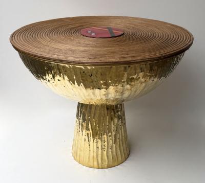 Contemporary Pair of Hammered Brass Rattan Enamel Metal Side Tables Italy