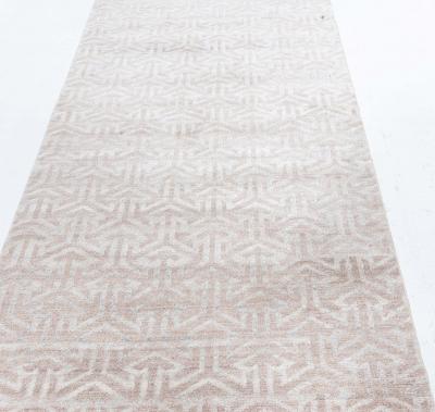 Contemporary Terra Runner