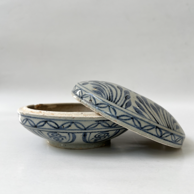 Covered box decorated with fish Late Yuan early Ming