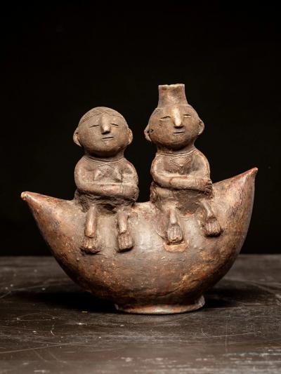 Crescent shaped terracotta pot Solongo People DRC