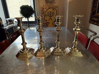 Crichton Brothers A set of 4 sterling silver English candlesticks Crichton Brothers