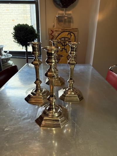 Crichton Brothers A set of 4 sterling silver English candlesticks Crichton Brothers