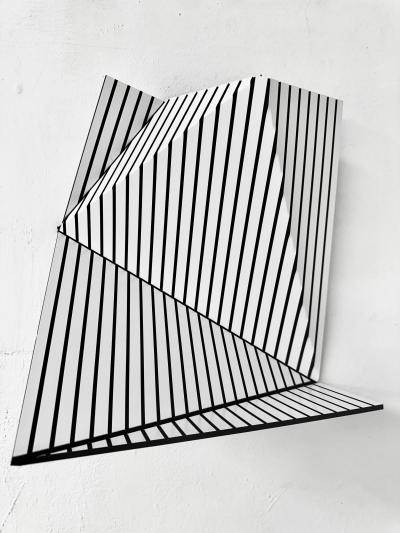 Cristina Ghetti Wallreliefs black and white 1