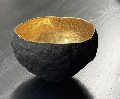 Cristina Salusti Round ceramic bowl with gold
