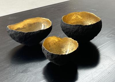 Cristina Salusti Round ceramic bowl with gold