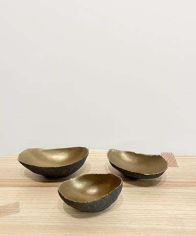 Cristina Salusti Set of 3 oval ceramics with bronze glaze