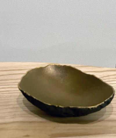 Cristina Salusti Set of 3 oval ceramics with bronze glaze