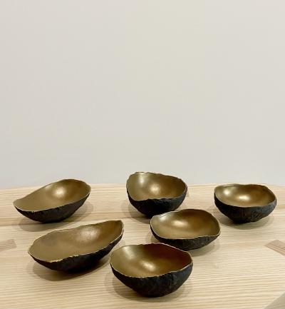 Cristina Salusti Set of 3 oval ceramics with bronze glaze