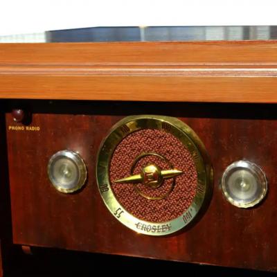 Crosley Radio Vintage Crosley Turntable and Radio