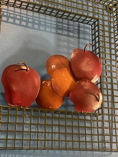 Curtis Jer PAIR OF APPLES AND ORANGES WALL SCULPTURES BY CURTIS JERE