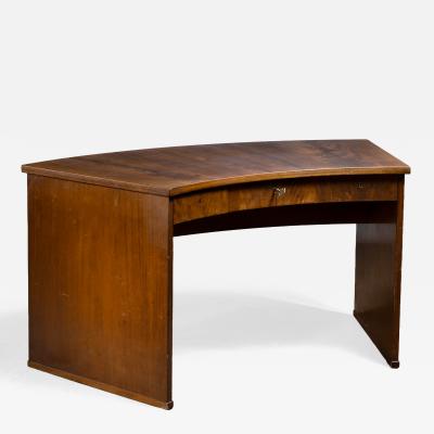 Curved desk