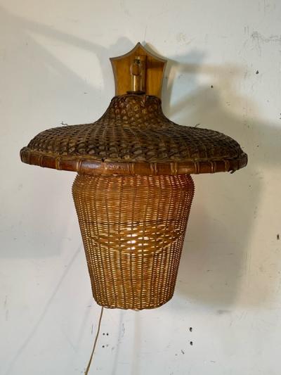 DECORATIVE PAIR OF 1940S BAMBOO CANE AND WICKER CHINOISERIE SCONCES