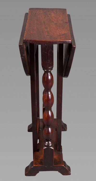 DIMINUTIVE 17TH CENTURY OAK GATELEG SIDE TABLE