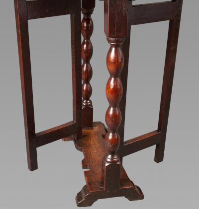 DIMINUTIVE 17TH CENTURY OAK GATELEG SIDE TABLE