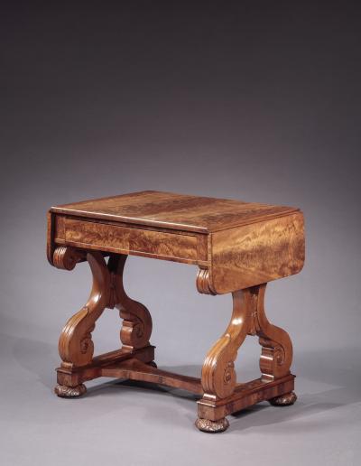 DIMINUTIVE CLASSICAL SOFA TABLE