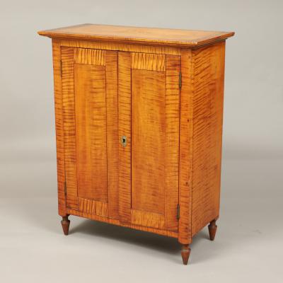 DIMINUTIVE FEDERAL CABINET