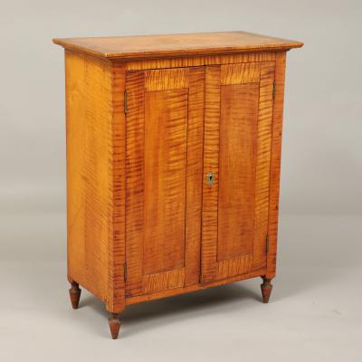 DIMINUTIVE FEDERAL CABINET