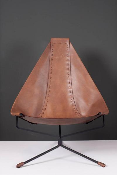 Dan Wenger Enclosed Lotus Lounge Chair by Dan Wenger in Leather and Steel