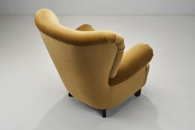 Danish Cabinetmaker Armchair with Beech Legs Denmark ca 1940s