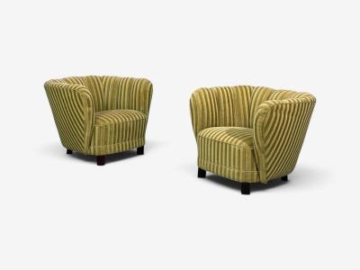 Danish Cabinetmaker Banana Lounge Chairs Beech Velour Denmark 1940s