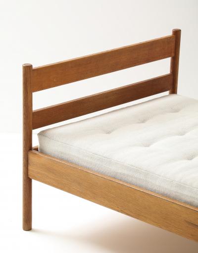 Danish mid century day bed designed by Hans Wegner for Ry Mobler