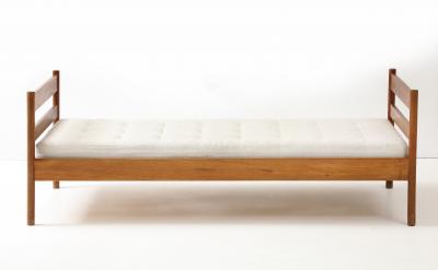Danish mid century day bed designed by Hans Wegner for Ry Mobler