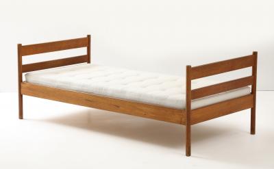 Danish mid century day bed designed by Hans Wegner for Ry Mobler
