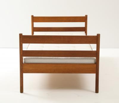 Danish mid century day bed designed by Hans Wegner for Ry Mobler