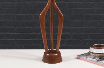 David Shreve Sculpted Walnut Brass Table Lamp for V H Woolums