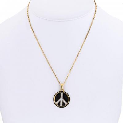 David Webb 18K YELLOW GOLD PEACE BLACK ENAMEL AND DIAMONDS ROUND PENDANT NECKLACE