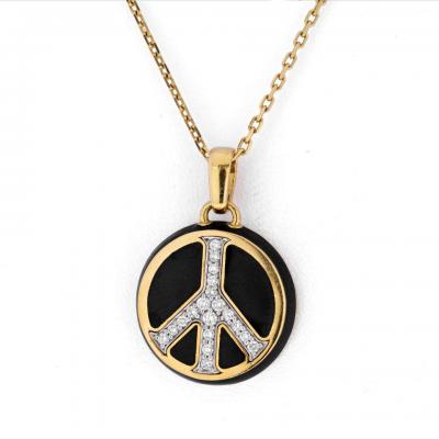 David Webb 18K YELLOW GOLD PEACE BLACK ENAMEL AND DIAMONDS ROUND PENDANT NECKLACE