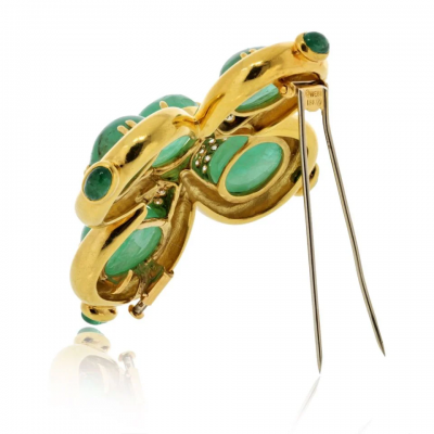 David Webb 18K Yellow Gold Cabochon Cut Green Emerald And Diamond Heraldic Brooch