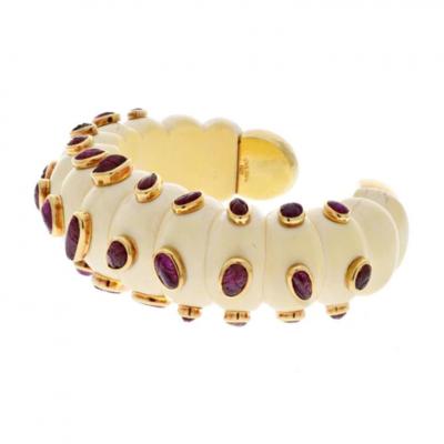 David Webb DAVID WEBB 18K YELLOW GOLD CABOCHON CUT RUBY AND FLUTED BONE CUFF BRACELET