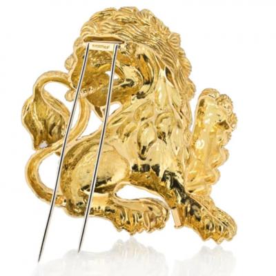 David Webb DAVID WEBB 18K YELLOW GOLD LION WITH EMERALD EYE BROOCH