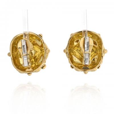 David Webb DAVID WEBB 18K YELLOW GOLD PYRAMID CLIP ON EARRINGS