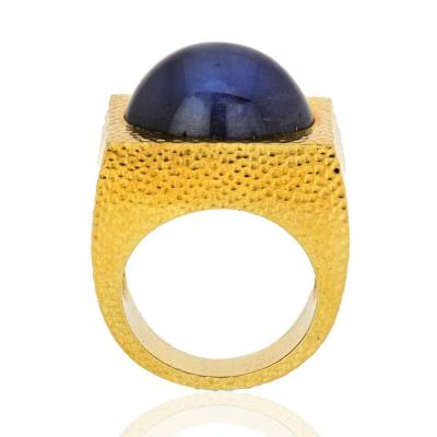 David Webb DAVID WEBB HAMMERED FINISH 18K YELLOW GOLD STAR SAPPHIRES RING