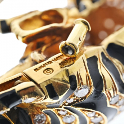 David Webb DAVID WEBB PLATINUM 18K YELLOW GOLD DIAMOND TIGER AND BLACK ENAMEL BROOCH