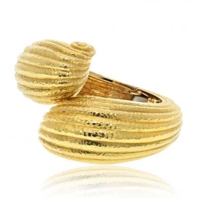 David Webb DAVID WEBB PLATINUM 18K YELLOW GOLD HAMMERED SWIRL CROSSOVER HINGED BRACELET