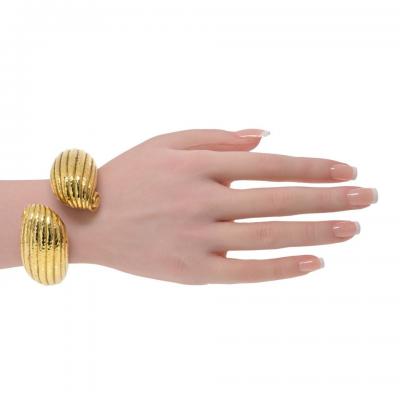 David Webb David Webb 18K Yellow Gold Scroll Crossover Fluted Bracelet
