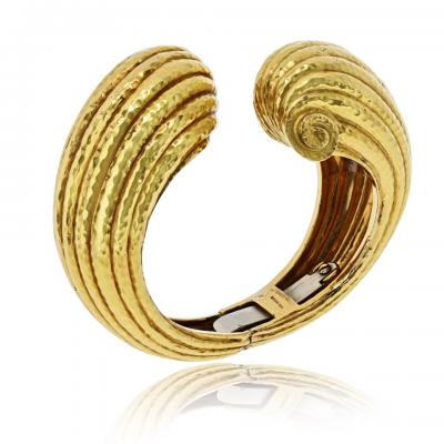 David Webb David Webb 18K Yellow Gold Scroll Crossover Fluted Bracelet