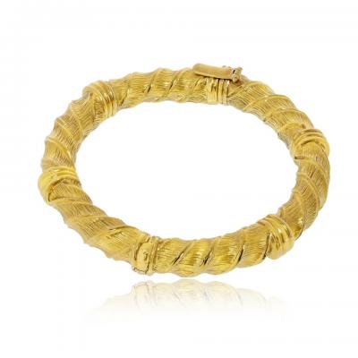 David Webb David Webb 18K Yellow Gold Twisted Bangle Bangle Bracelet