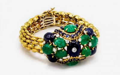 David Webb David Webb Carved Emeralds Cabochon Sapphires Diamond Bracelet