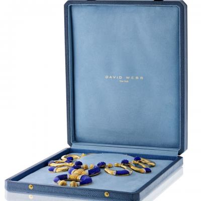 David Webb David Webb Crescent Platinum 18K Yellow Gold Carved Lapis Lazuli Necklace