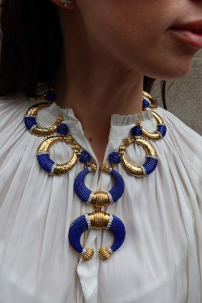 David Webb David Webb Crescent Platinum 18K Yellow Gold Carved Lapis Lazuli Necklace