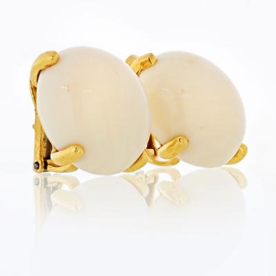 David Webb David Webb White Coral Clip On Round Earrings