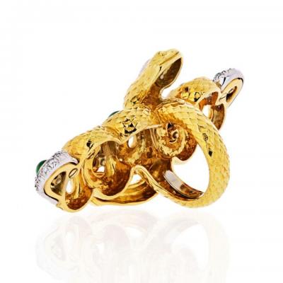 David Webb KINGDOM 18K YELLOW GOLD TWO SNAKES EMERALDS DIAMONDS INTERLOCKING RING