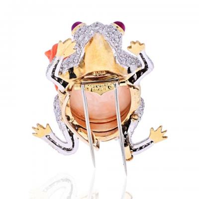 David Webb PLATINUM 18K GOLD RED EYE FROG WITH A BABY FROG IN DIAMONDS CORAL BROOCH