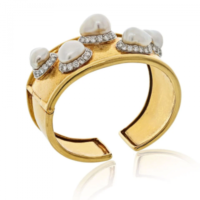 David Webb Platinum 18K Yellow Gold Hammered Diamond And Baroque Pearl Cuff Bracelet