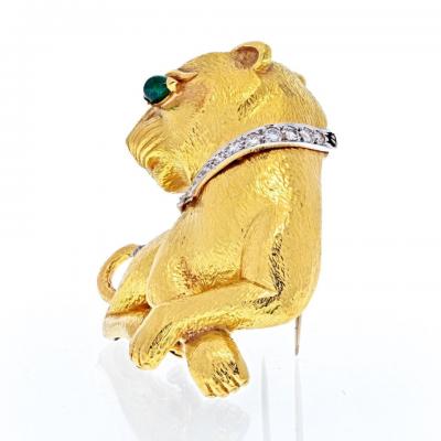 David Webb WEBB PLATINUM 18K YELLOW GOLD SITTING PANTHERE WITH A DIAMOND COLLAR BROOCH
