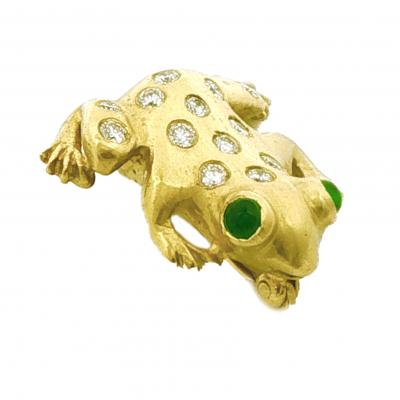 Diamond Frog Pin in 18 karat Satin Finish